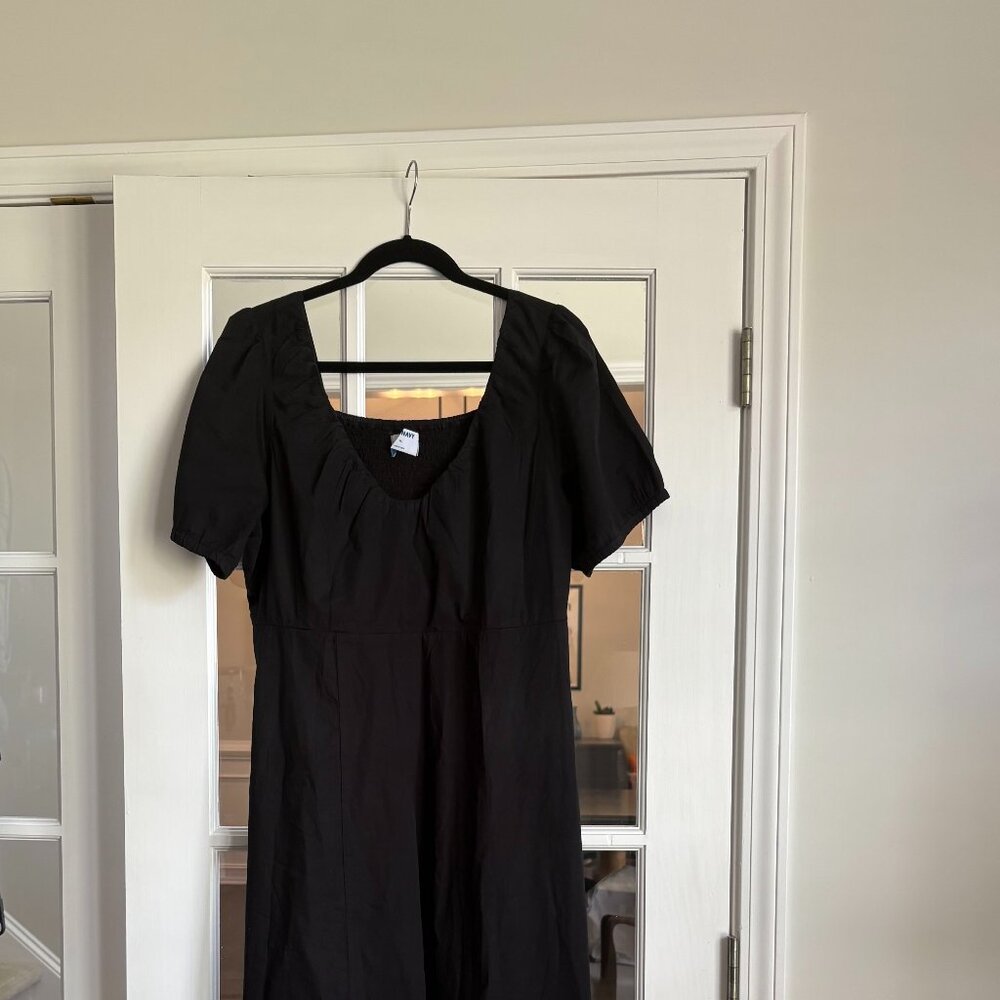 Old Navy Waist-Defined Puff-Sleeve Midi Dress Black
